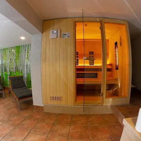 펜션 Andy's With Hottub & Sauna Podbocje