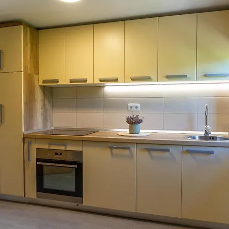 펜션 Andy's With Hottub & Sauna