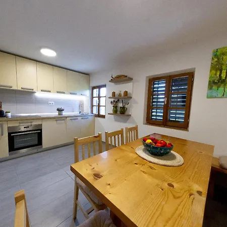 Andy's With Hottub & Sauna Semesterbostad *