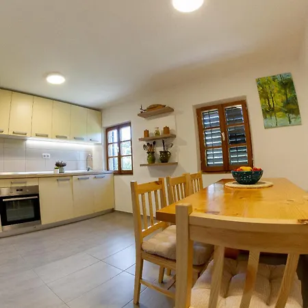 Andy's With Hottub & Sauna Podbocje