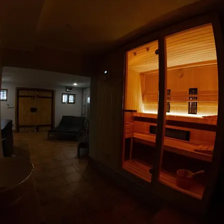 Andy's With Hottub & Sauna Podbocje