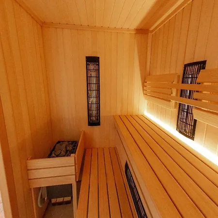 Andy's With Hottub & Sauna 펜션 Podbocje