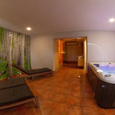 Andy's With Hottub & Sauna Podbocje