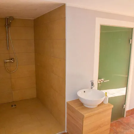 Andy's With Hottub & Sauna Holiday home