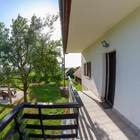 Andy's With Hottub & Sauna 펜션