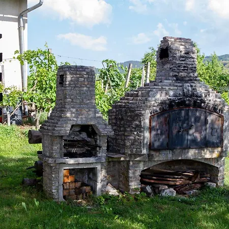 Andy's With Hottub & Sauna 펜션 Podbocje