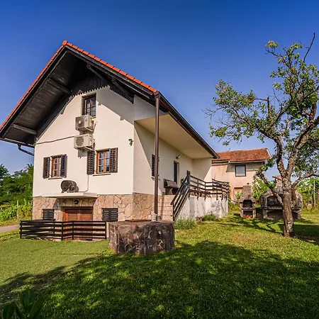 Andy's With Hottub & Sauna * Podbocje