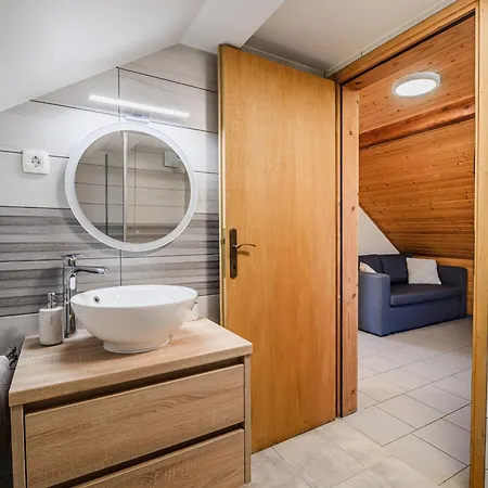 Andy's With Hottub & Sauna Holiday home *