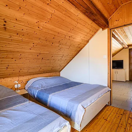 Holiday home Andy's With Hottub & Sauna Podbocje
