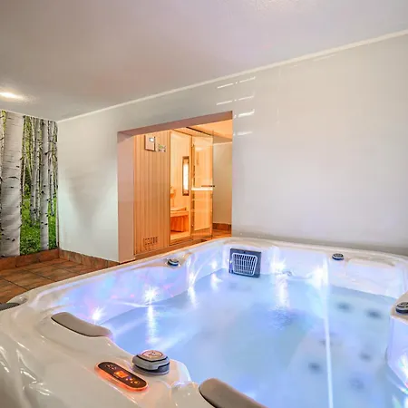 Holiday home Andy's With Hottub & Sauna