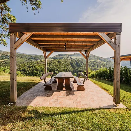 Holiday home Andy's With Hottub & Sauna Podbocje