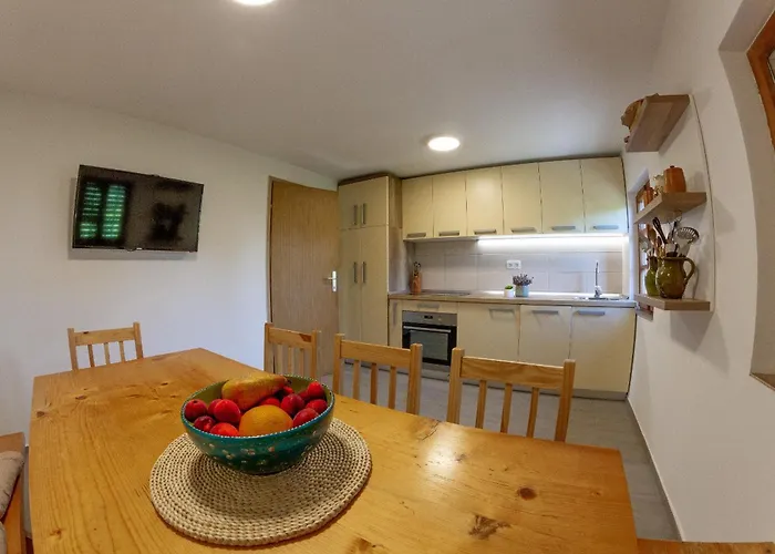 Andy's With Hottub & Sauna * Podbocje