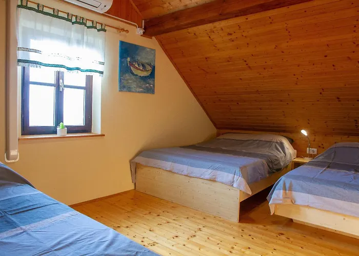 Andy's With Hottub & Sauna * Podbocje