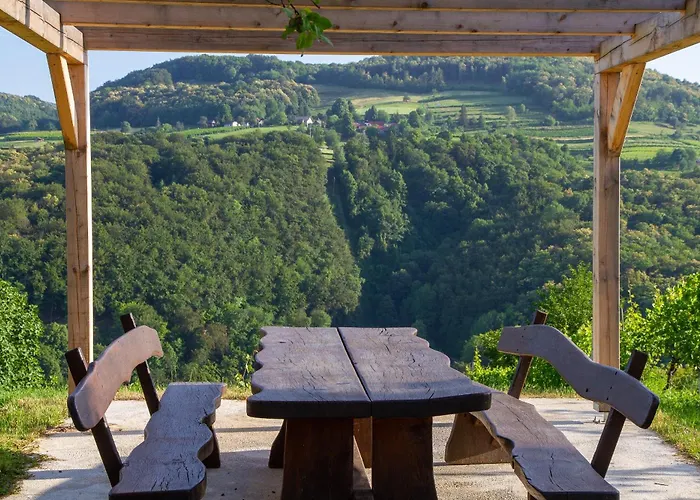 Andy's With Hottub & Sauna Podbocje