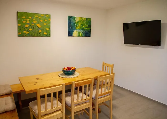 別荘 Andy's With Hottub & Sauna Podbocje