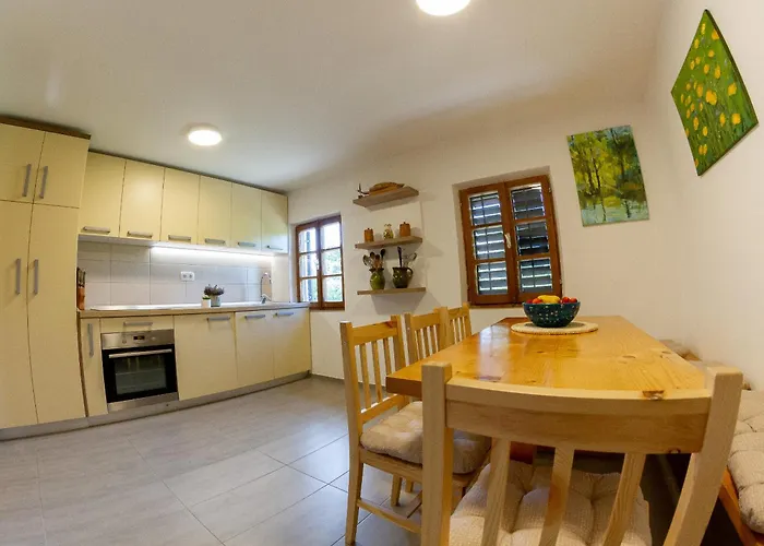 Andy's With Hottub & Sauna Podbocje