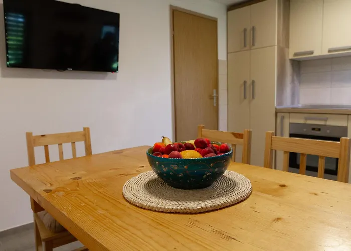 Andy's With Hottub & Sauna 別荘 Podbocje