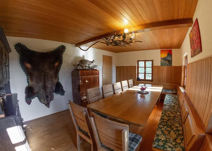 Andy's With Hottub & Sauna