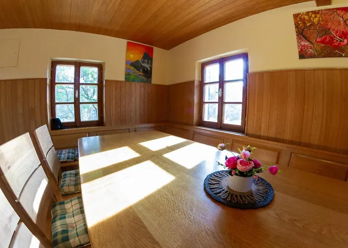 Andy's With Hottub & Sauna