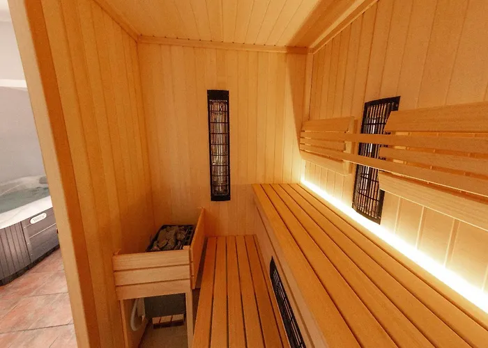 Andy's With Hottub & Sauna 別荘 Podbocje