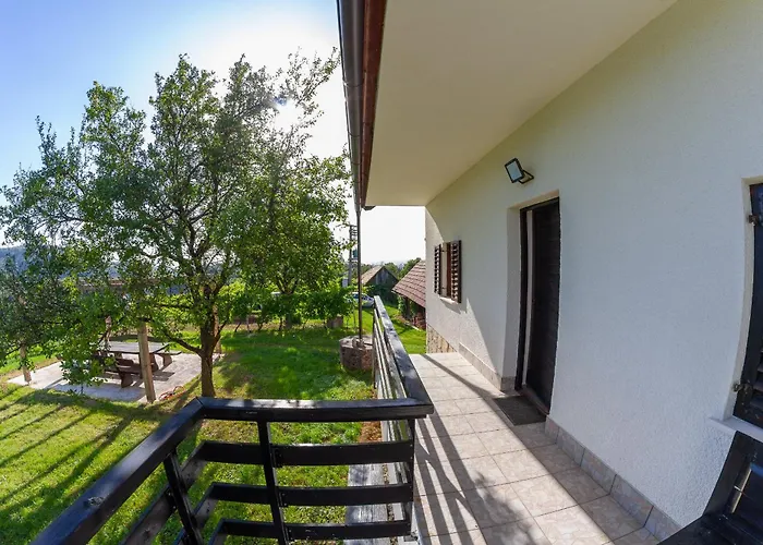 Andy's With Hottub & Sauna 別荘